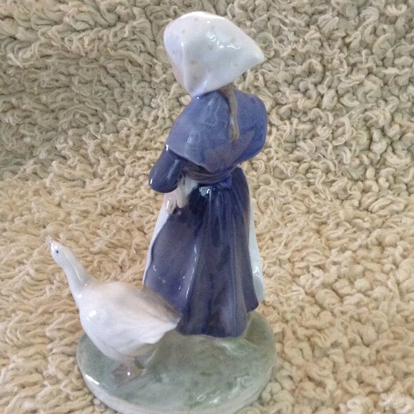 VINTAGE Royal Copenhagen, Denmark, Woman & Goose #528. Porcelain Statue, Country - Picture 2 of 5